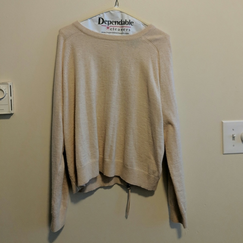 Sweater blush with zipper